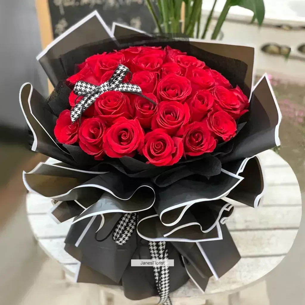 33 Red Rose Bouquet 06